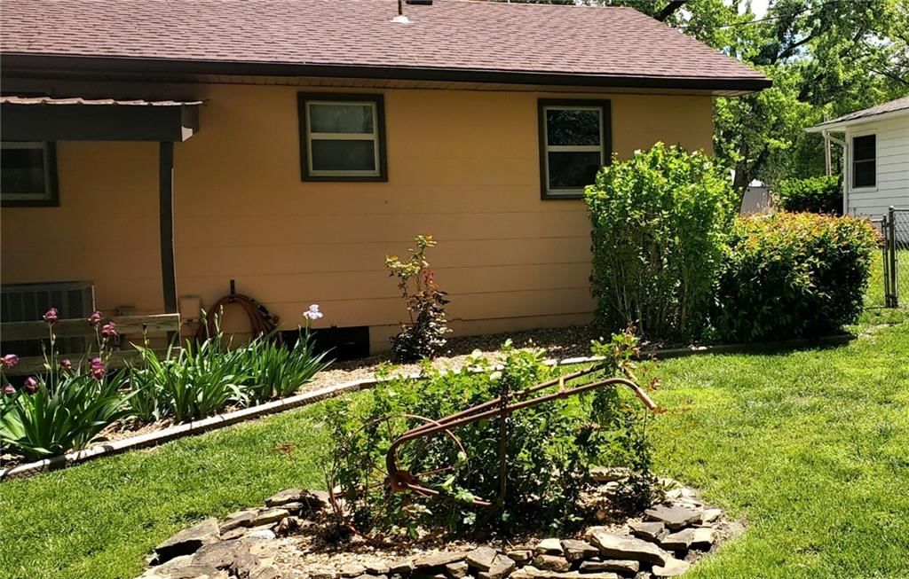 814 N HOUSTON Avenue — photo 27
