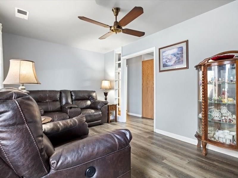 814 N HOUSTON Avenue — photo 5