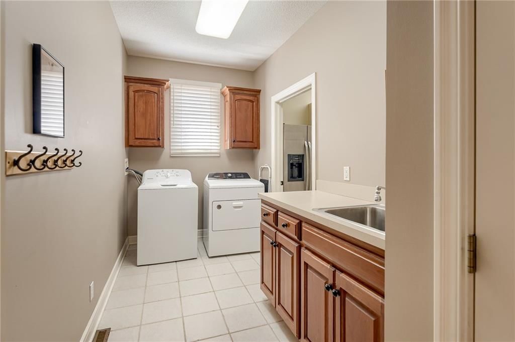 8130 Parkview Drive — photo 17