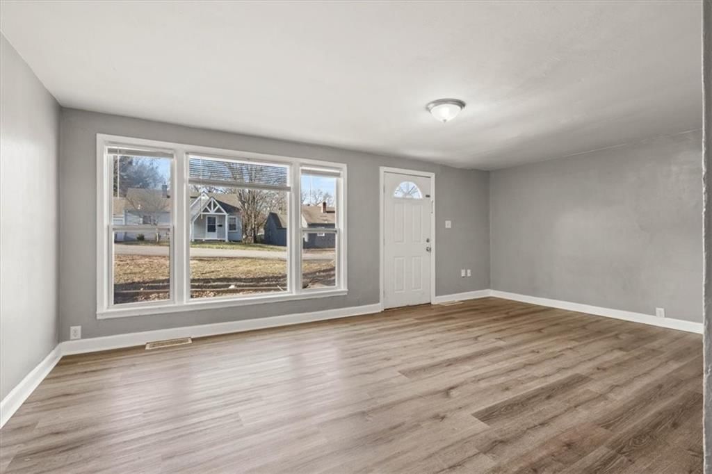 10524 E Lake Drive — photo 5