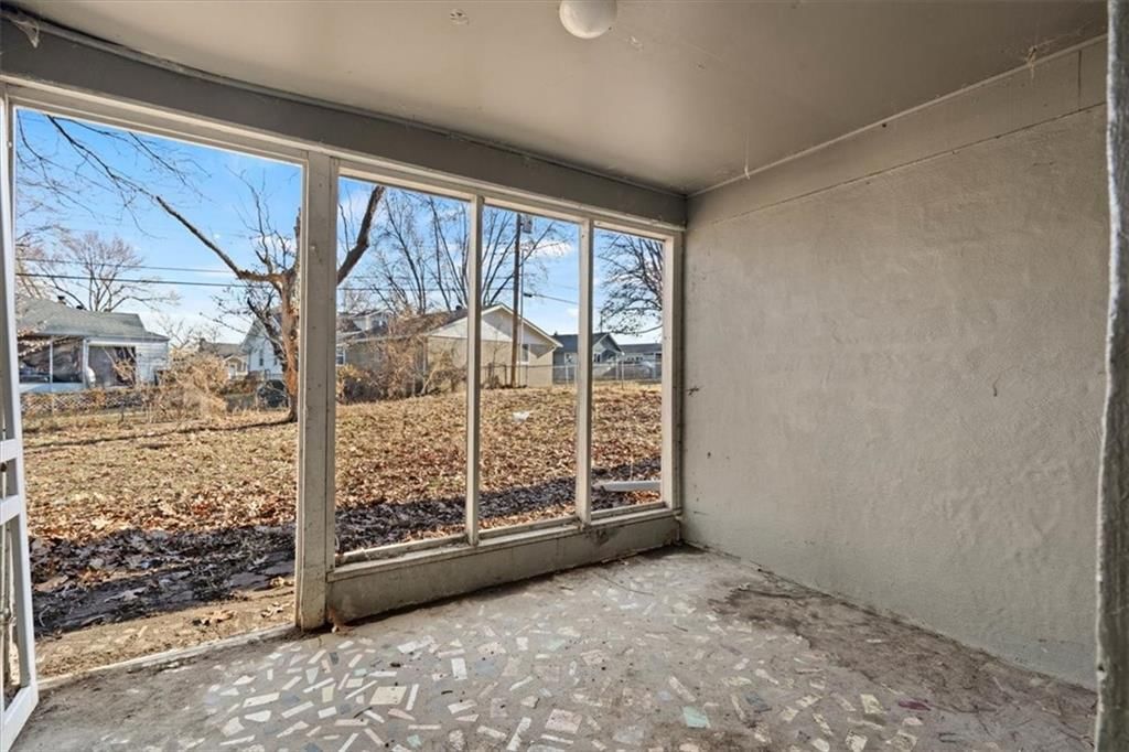 10524 E Lake Drive — photo 7