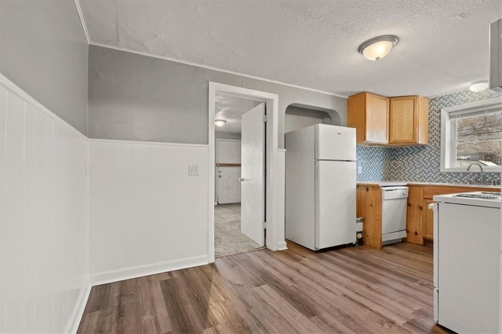10524 E Lake Drive — photo 8