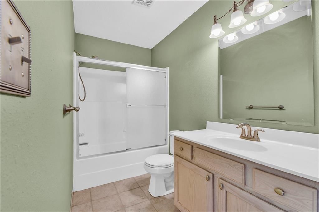 5724 NW Plantation Lane — photo 16