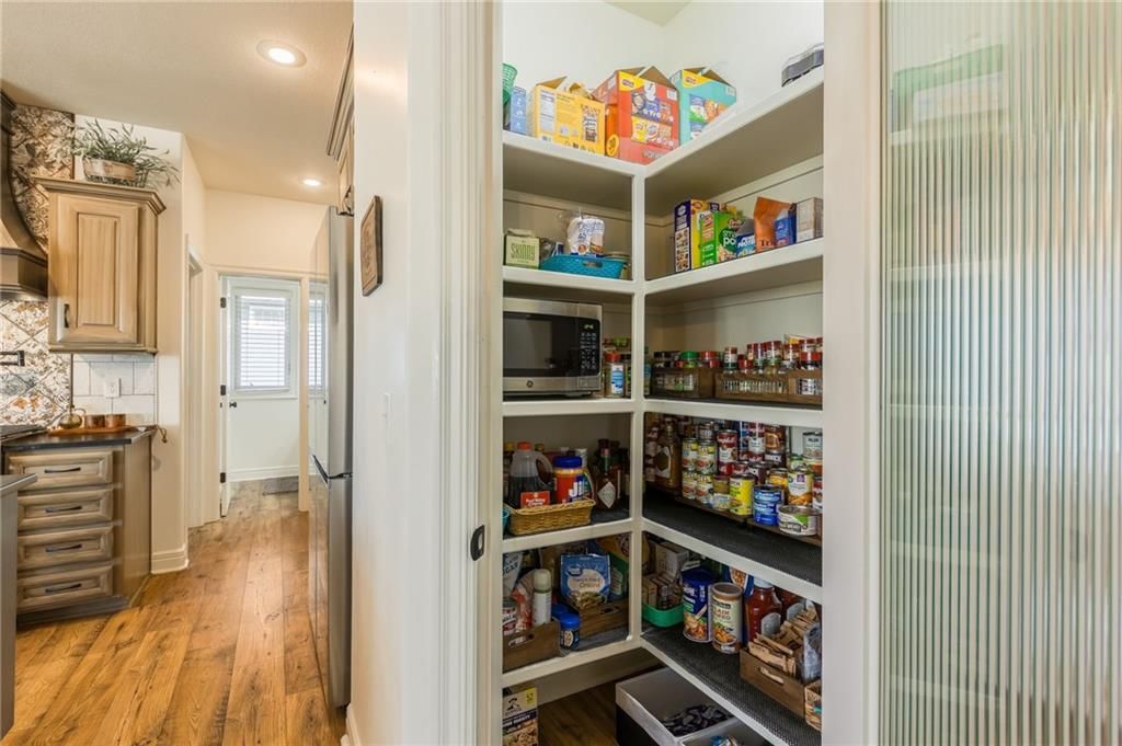 8816 N Oxford Avenue — photo 17