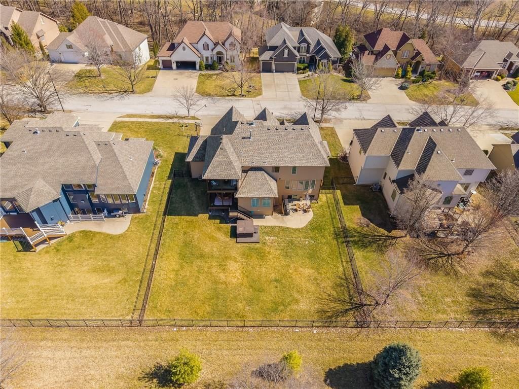 8816 N Oxford Avenue — photo 59