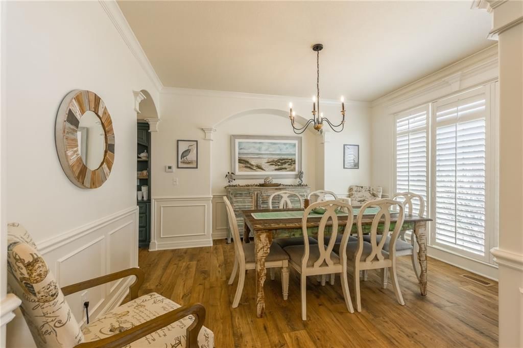 8816 N Oxford Avenue — photo 7