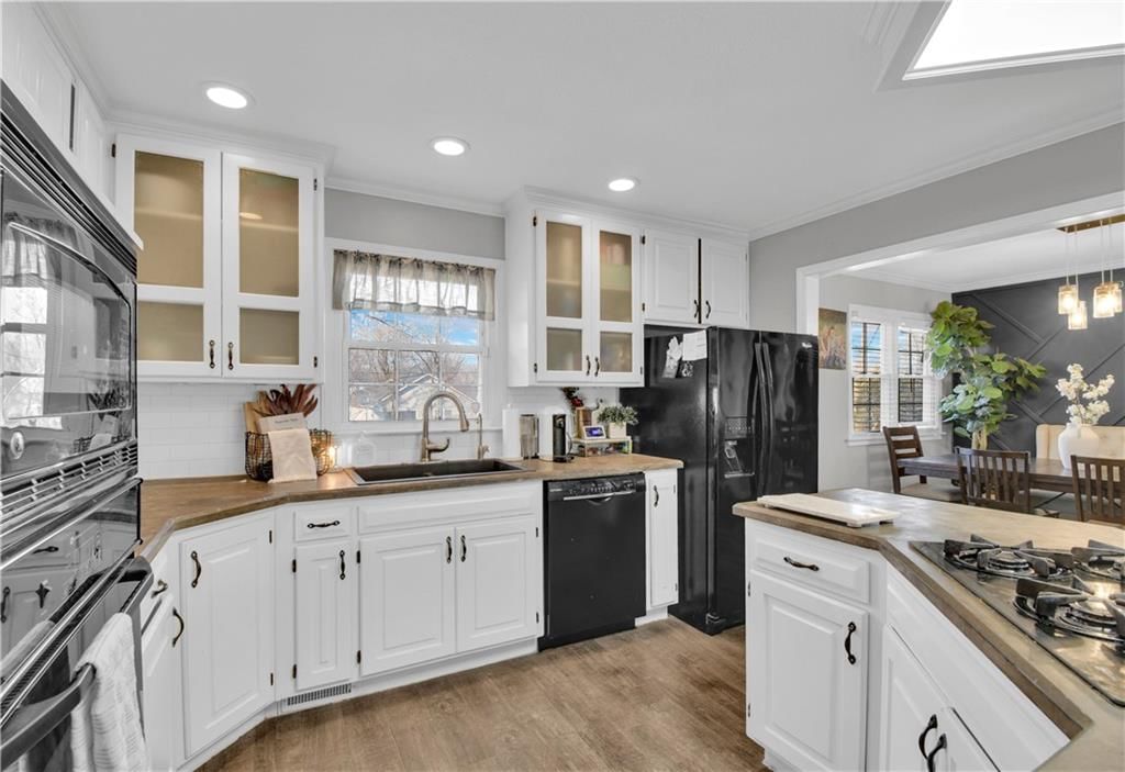 1403 Lawndale Avenue — photo 11