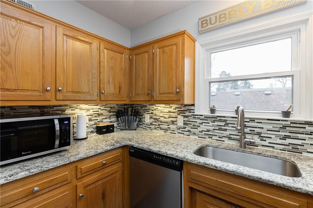 4742 Jarboe Street — photo 32
