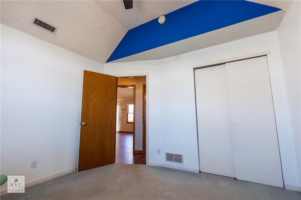 2704 Kensington Road — photo 34