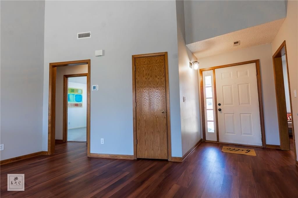 2704 Kensington Road — photo 9
