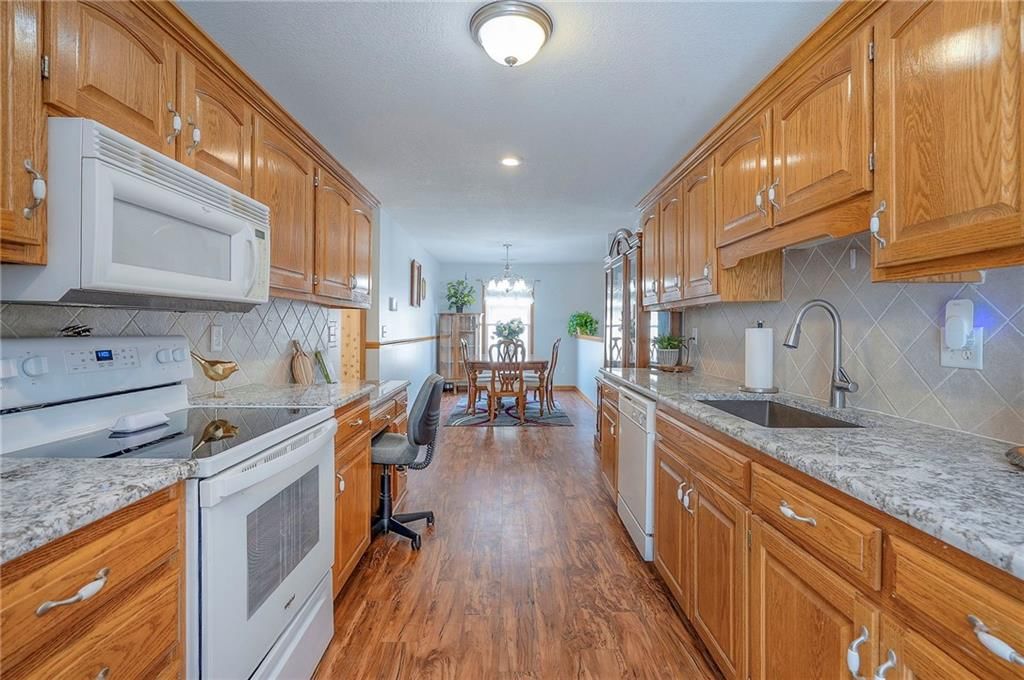 901 MERCURY Way — photo 11