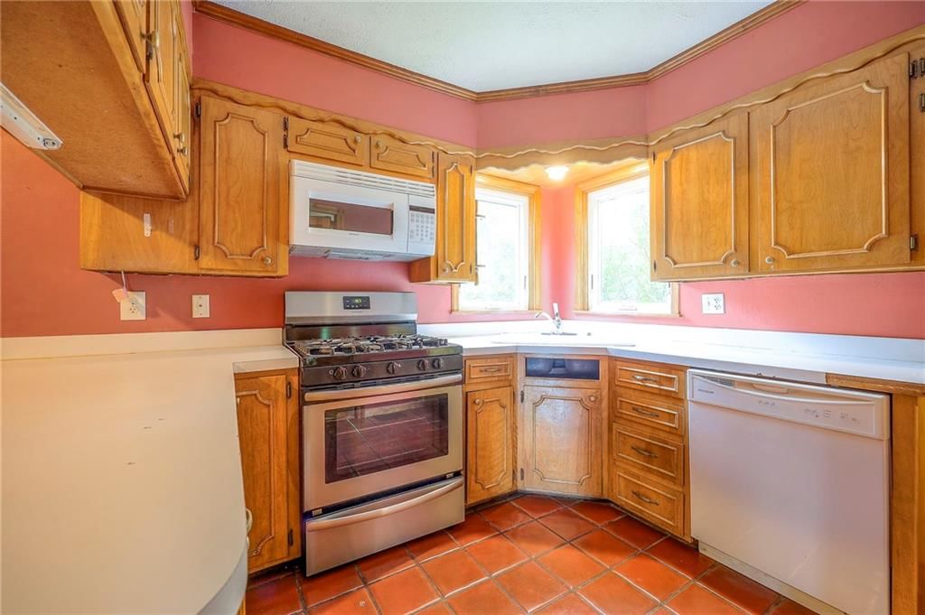 5200 NW Valley View Road — photo 9