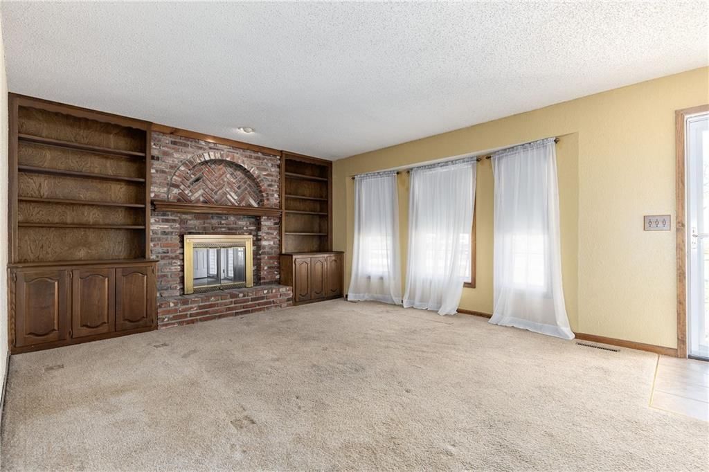 4947 Perry Lane — photo 3