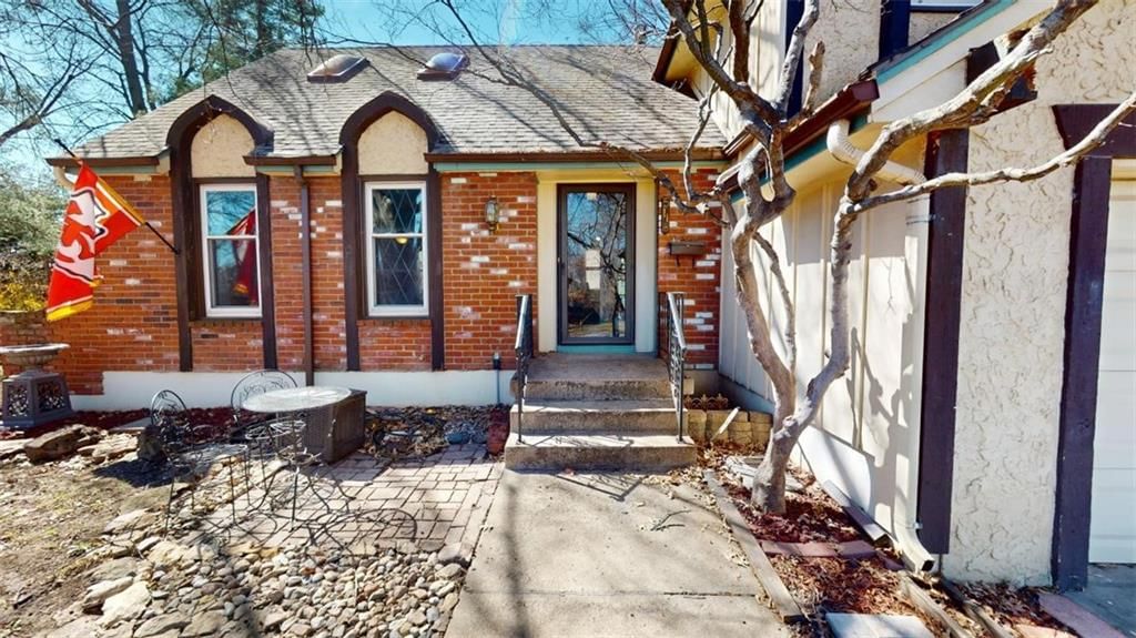 5118 Spring Avenue — photo 3