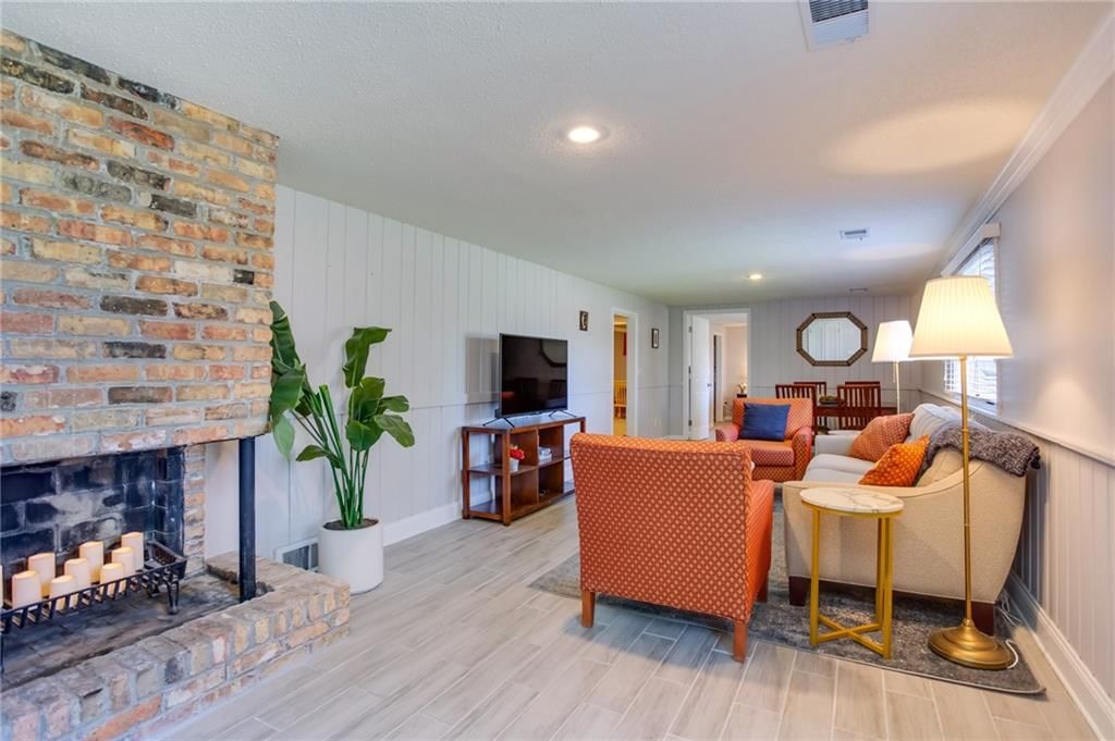 9650 Johnson Drive — photo 17