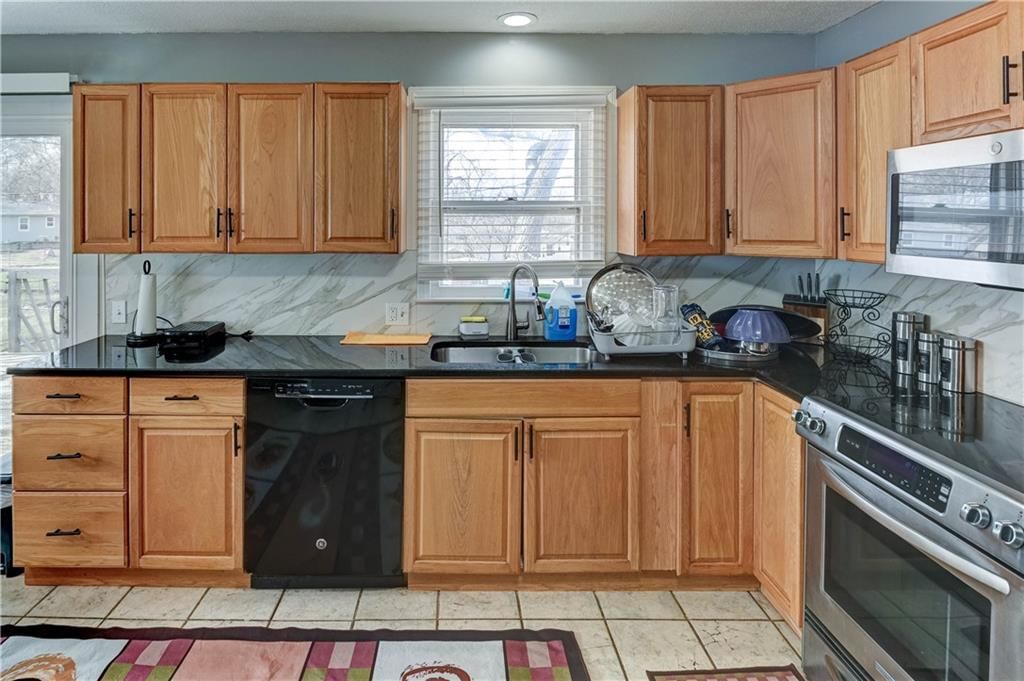 609 N Stevenson Street — photo 6
