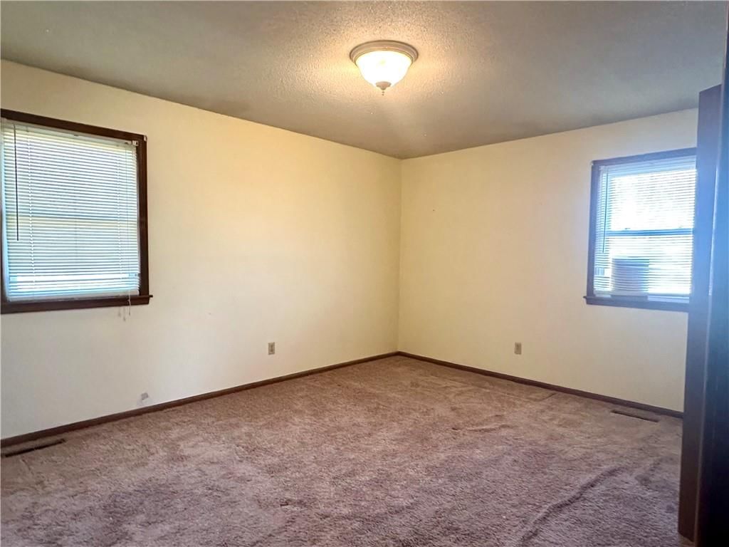412 W Moss Street — photo 13