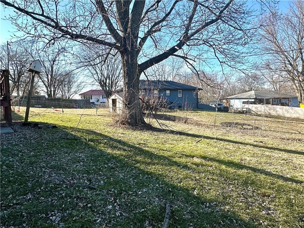 412 W Moss Street — photo 16