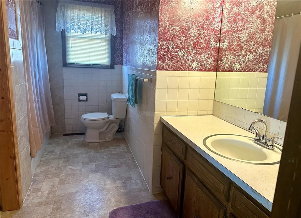 412 W Moss Street — photo 9