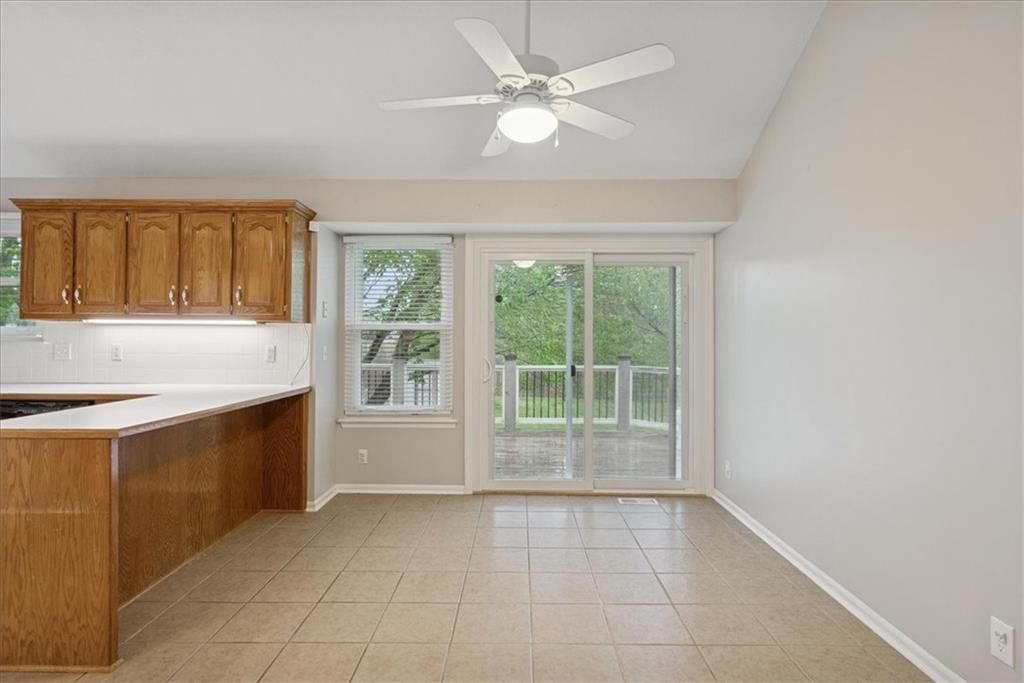 220 NE Fiddlewood Avenue — photo 11