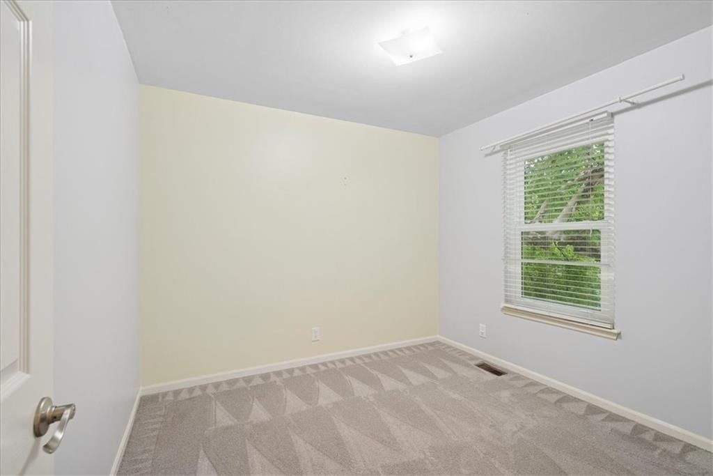 220 NE Fiddlewood Avenue — photo 14