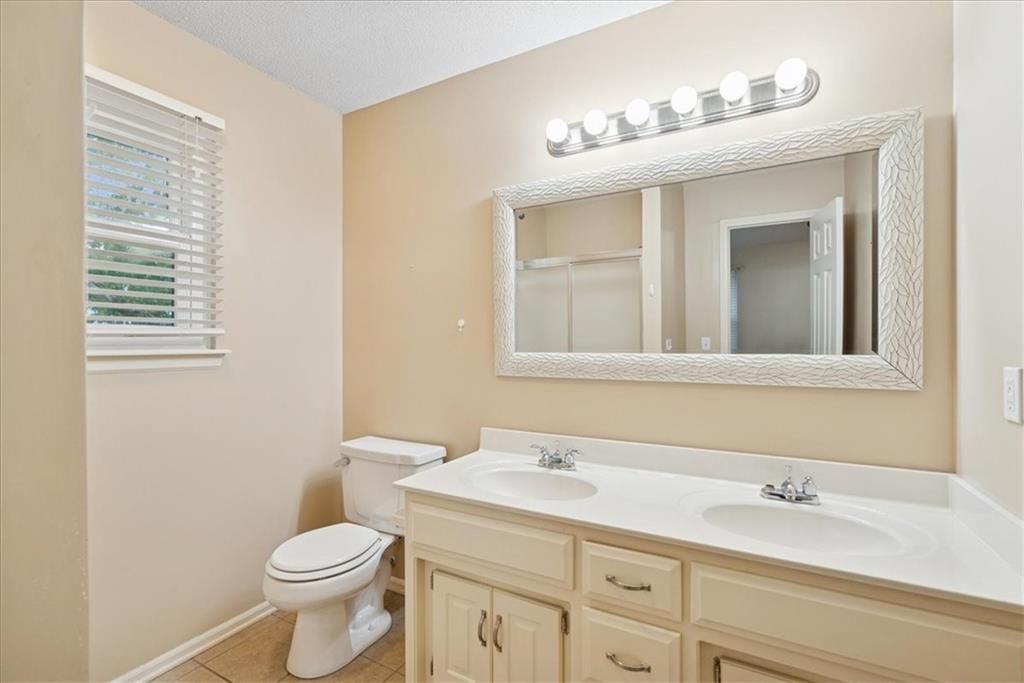 220 NE Fiddlewood Avenue — photo 18