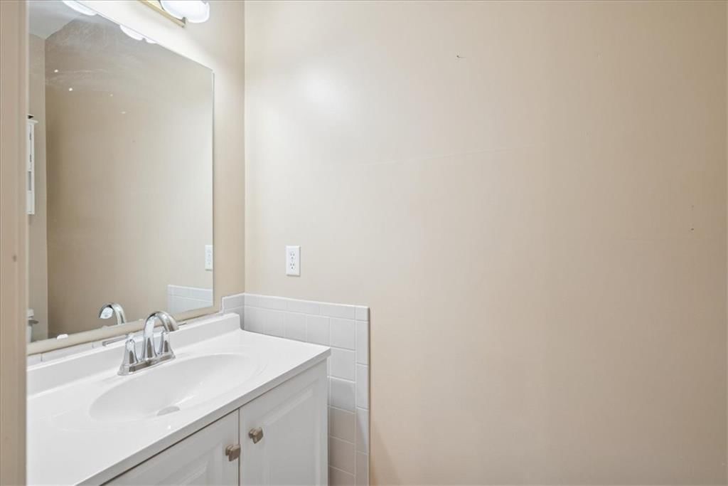 220 NE Fiddlewood Avenue — photo 25