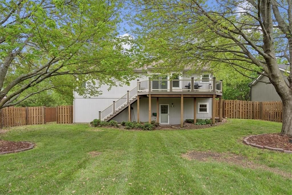 220 NE Fiddlewood Avenue — photo 26