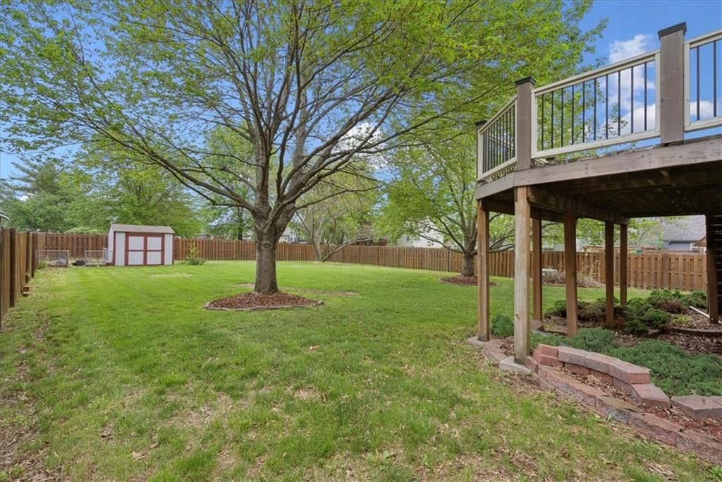 220 NE Fiddlewood Avenue — photo 27