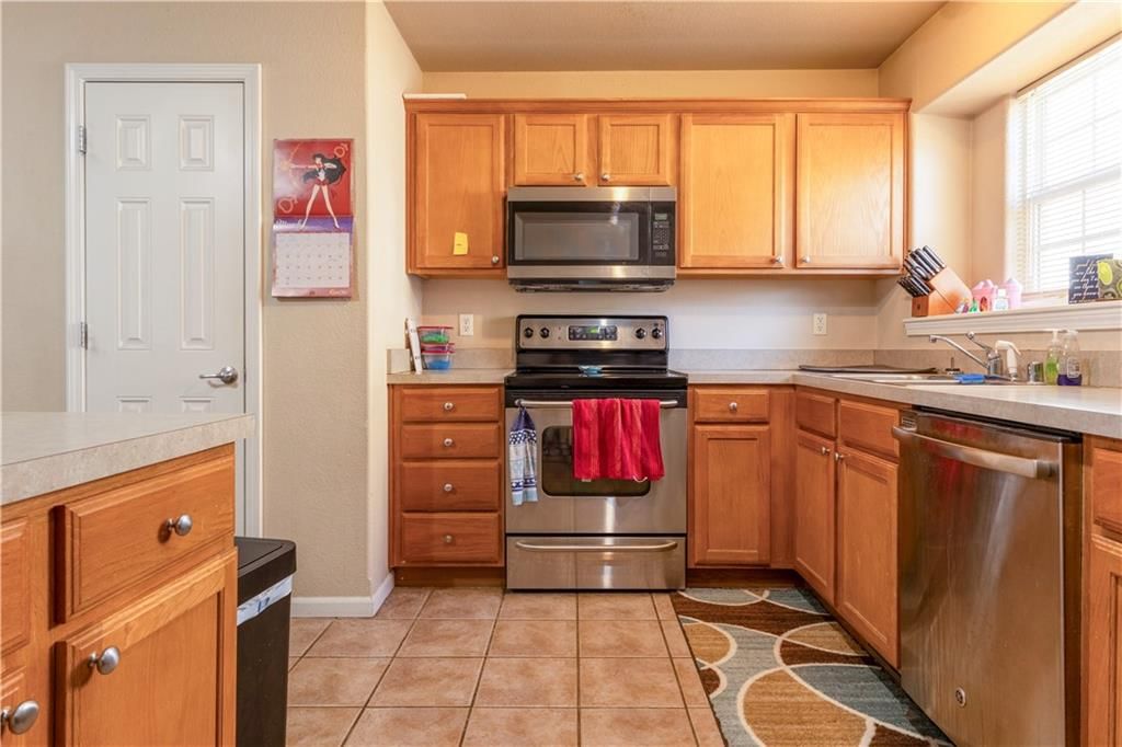 1449 Legends Circle — photo 6