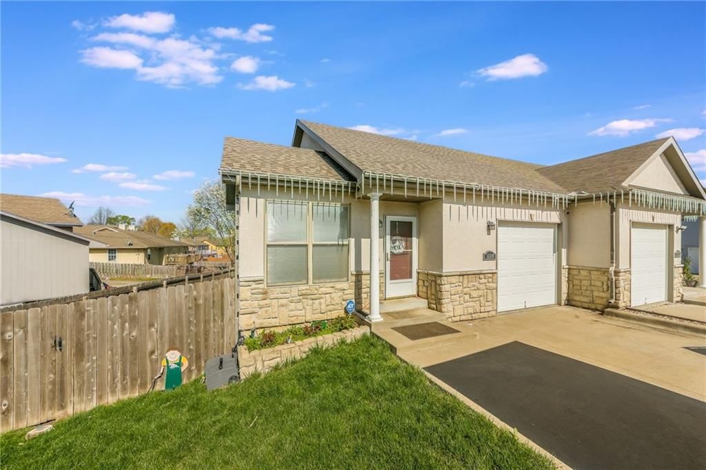 15540 Elm Street — photo 2