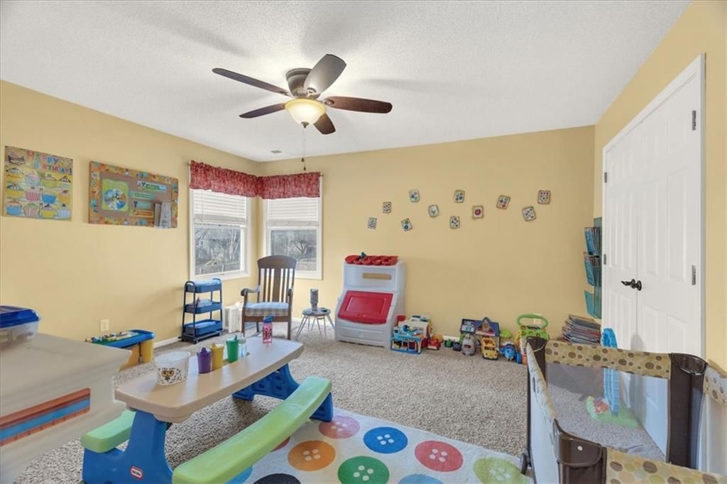213 NE PASEO Place — photo 18