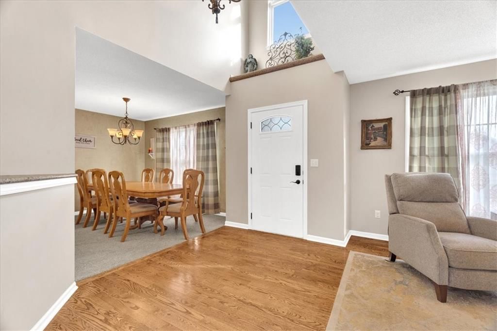 213 NE PASEO Place — photo 5
