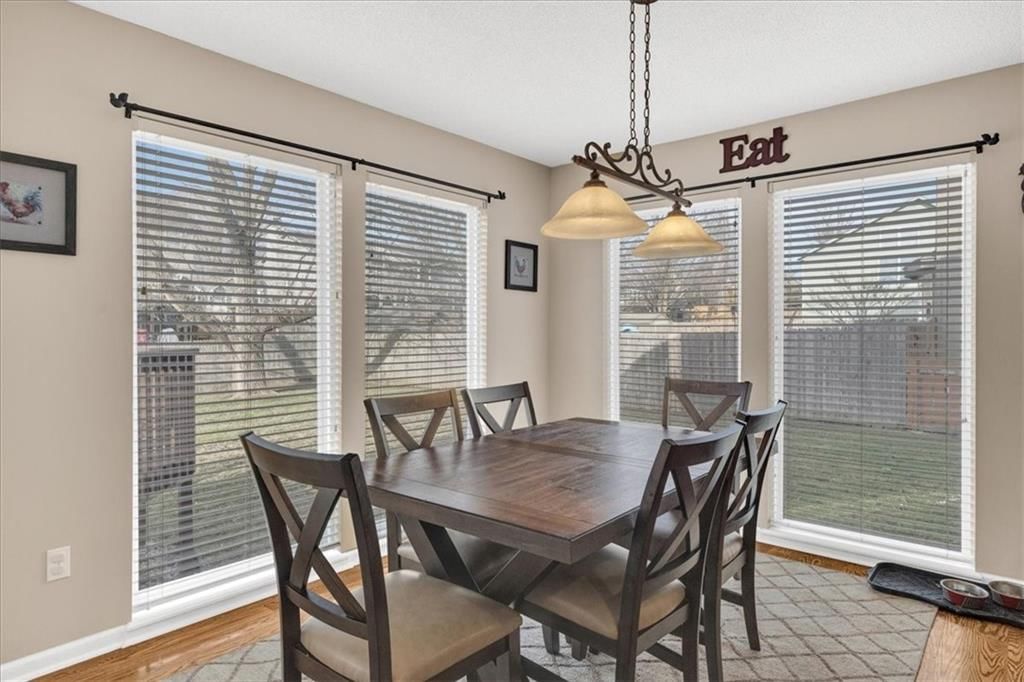 213 NE PASEO Place — photo 7