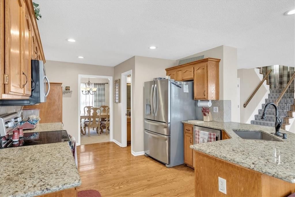 213 NE PASEO Place — photo 8