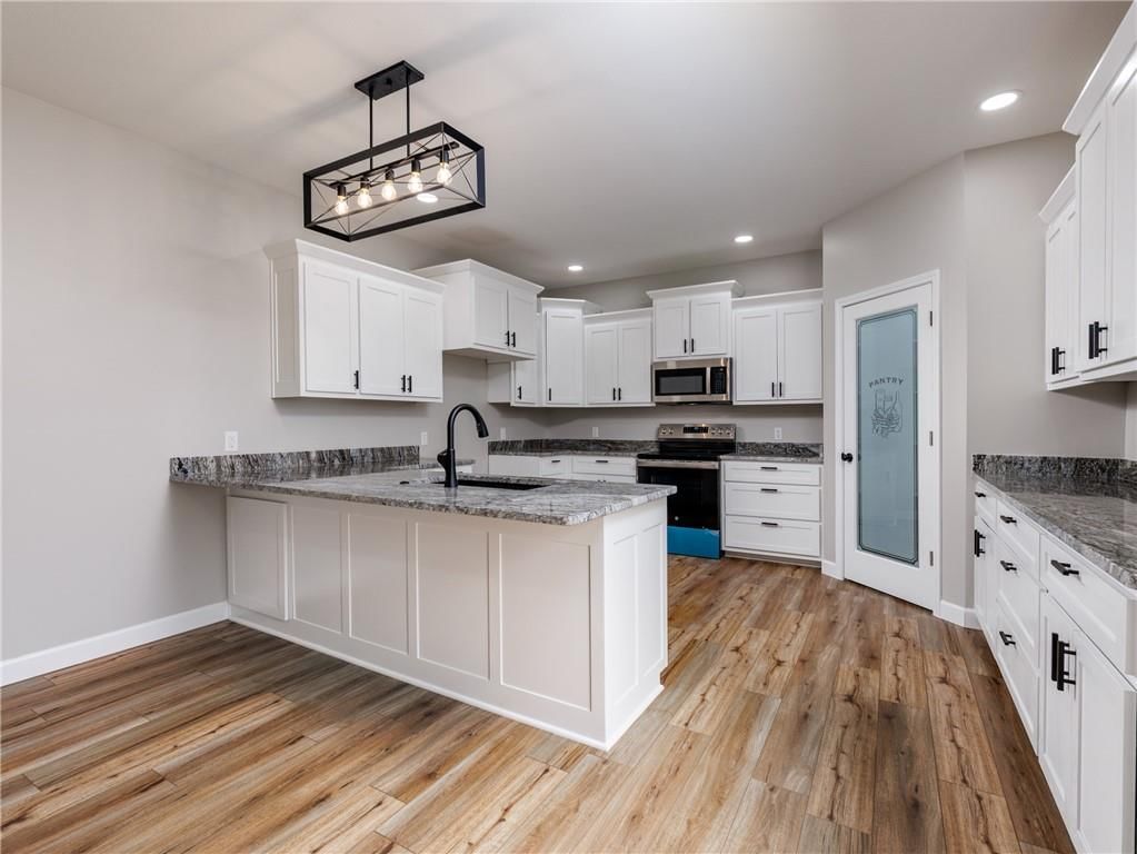 310 SW 11th Road — photo 8