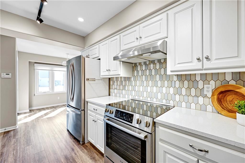8806 Crysler Avenue — photo 12