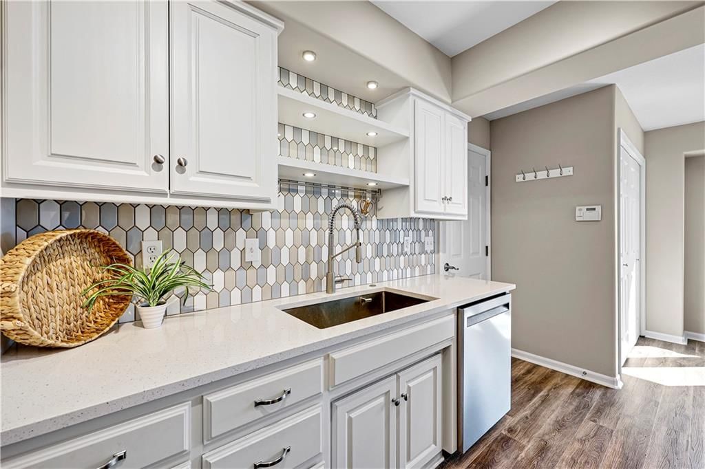8806 Crysler Avenue — photo 13
