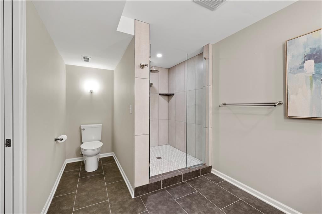 8806 Crysler Avenue — photo 29