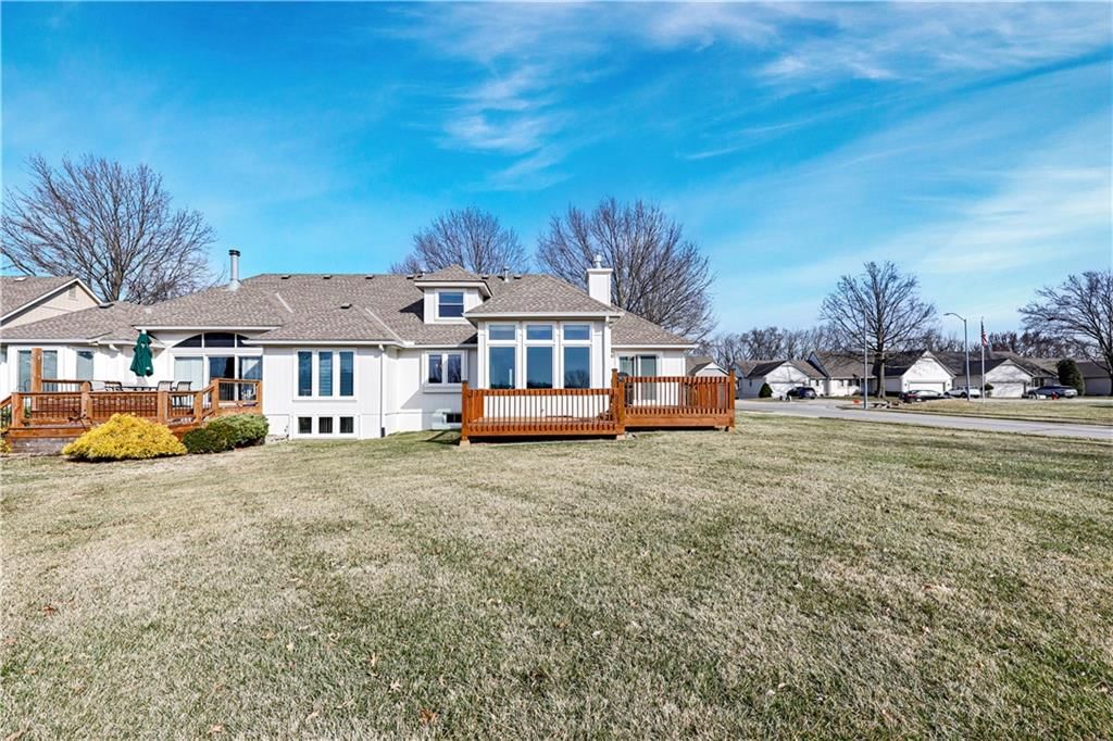 8806 Crysler Avenue — photo 32