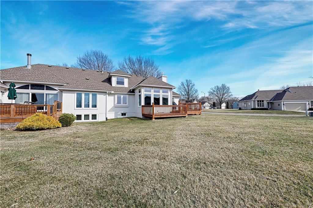 8806 Crysler Avenue — photo 33