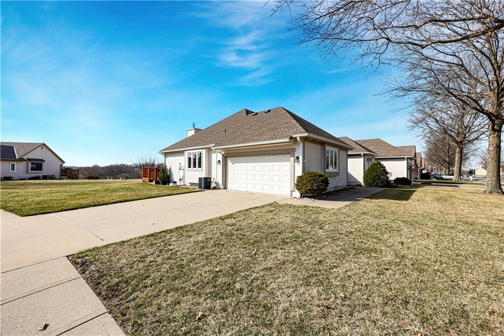 8806 Crysler Avenue — photo 36