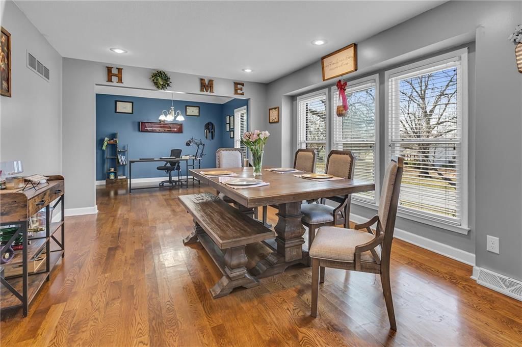 10008 NW Mirror Lake Drive — photo 5