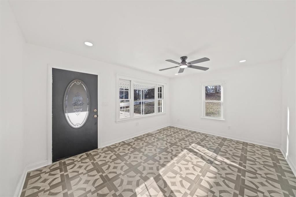 1214 S HARRIS Avenue — photo 5
