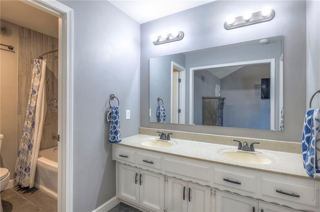 1006 Silver Lake Drive — photo 33