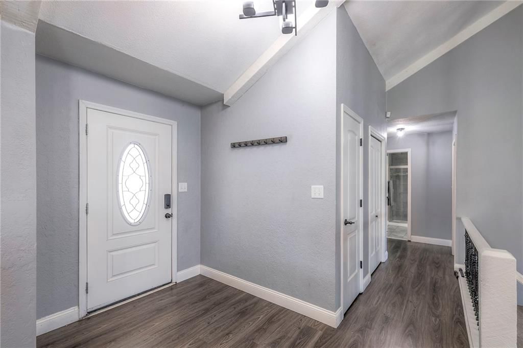 1006 Silver Lake Drive — photo 5
