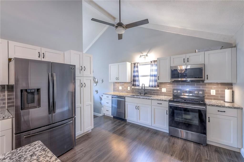 1006 Silver Lake Drive — photo 10