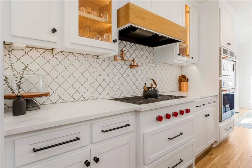 621 W 70th Terrace — photo 15