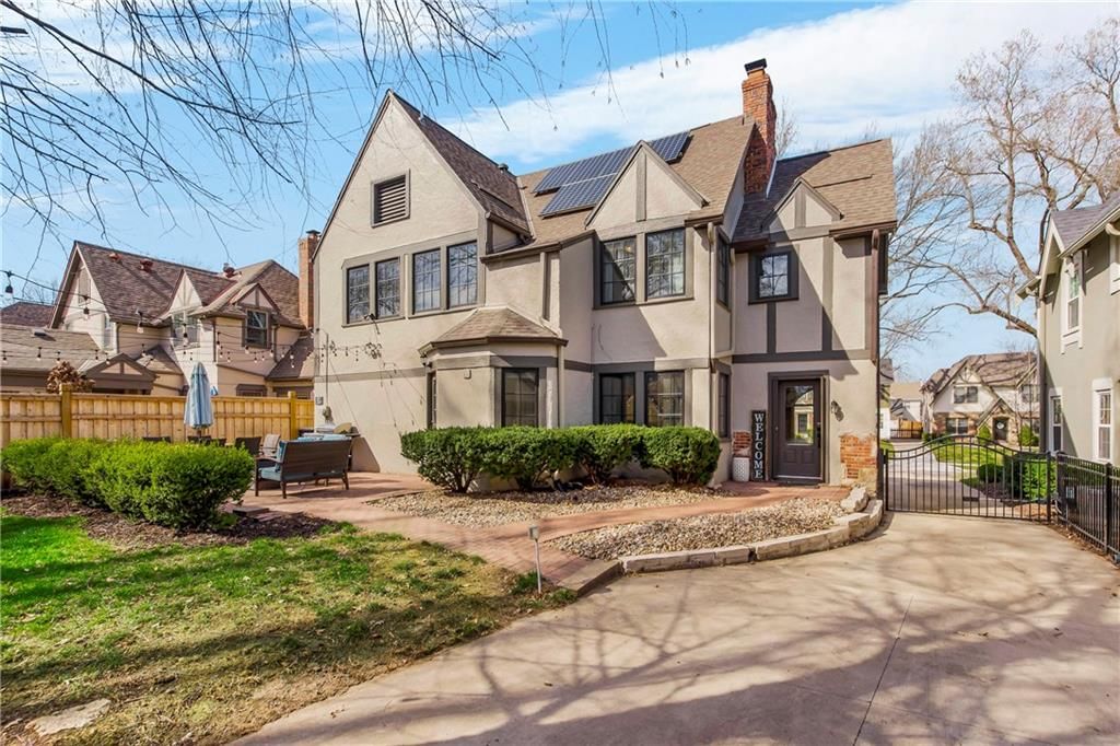 621 W 70th Terrace — photo 35
