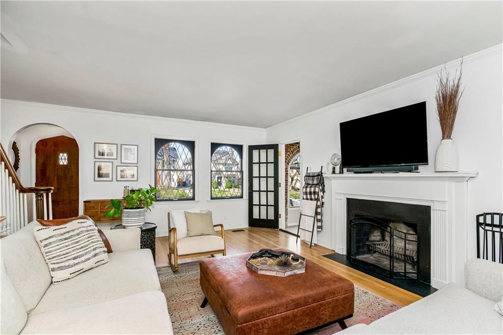 621 W 70th Terrace — photo 5